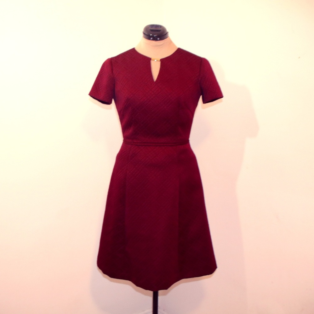 Maroon Quilted Dress || Tahari Arthur S. Levine